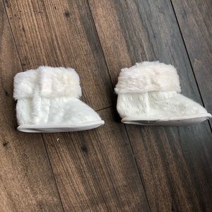 Carter’s baby booties- never worn!